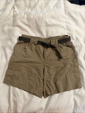 NWOT Columbia Casual Olive/Tan Hiking Shorts with Belt